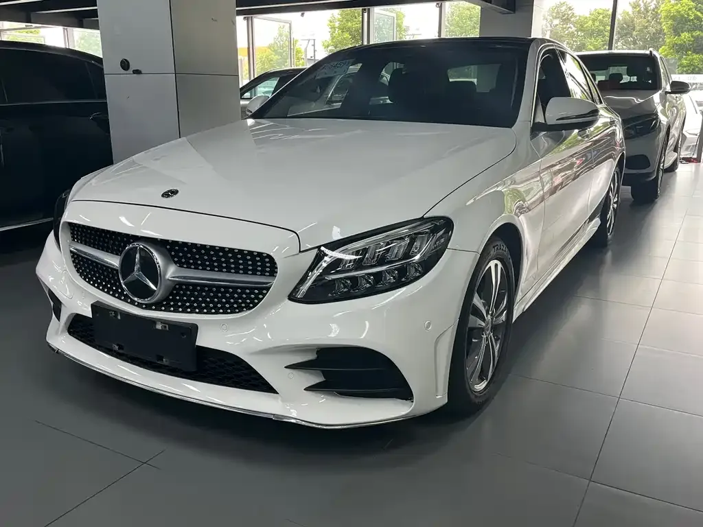 Mercedes-Benz C-Class — фото 1