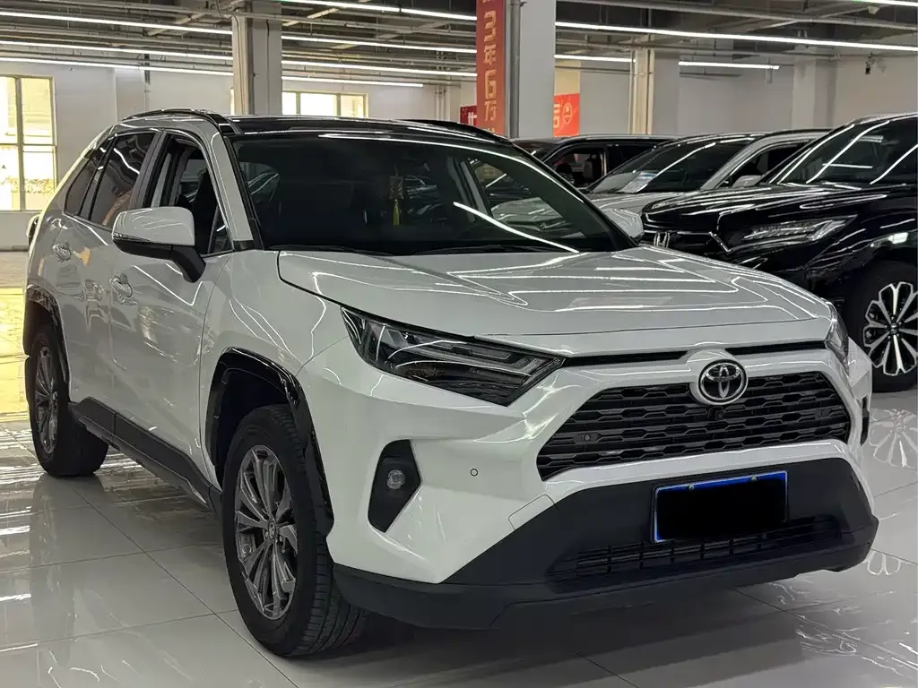 Toyota RAV4 — фото 3