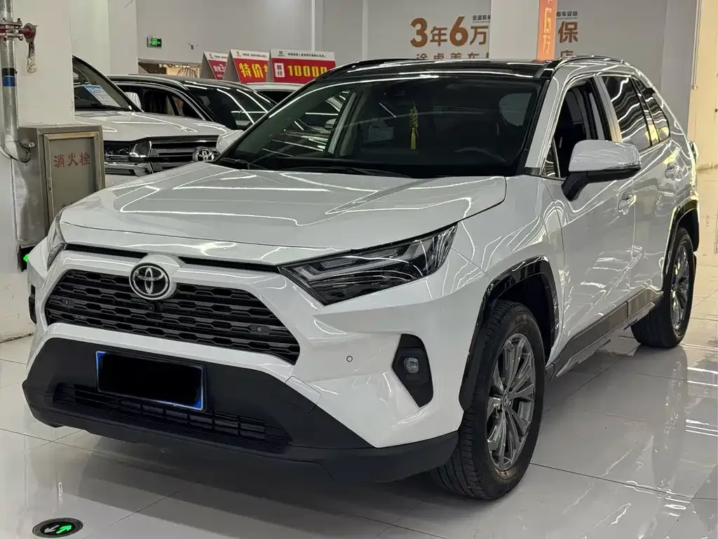 Toyota RAV4 — фото 5
