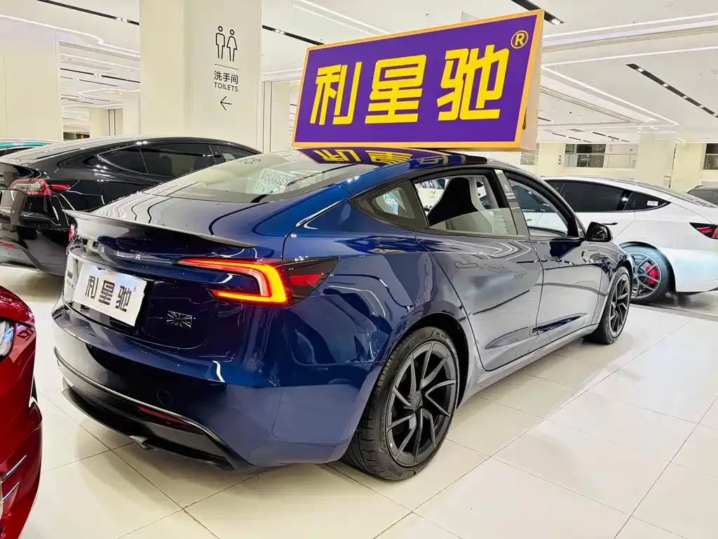 Tesla Model 3 — фото 7