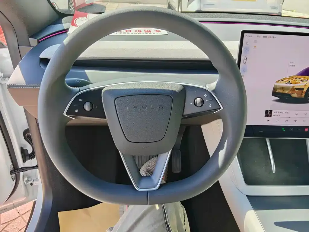 Tesla Model Y L — фото 7