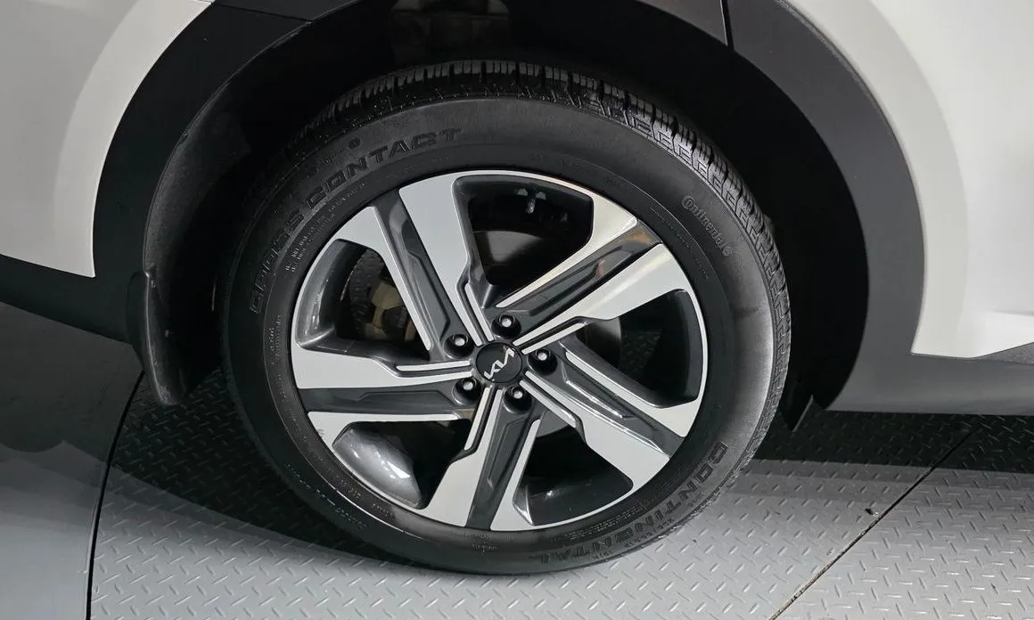 Kia Sorento — фото 6