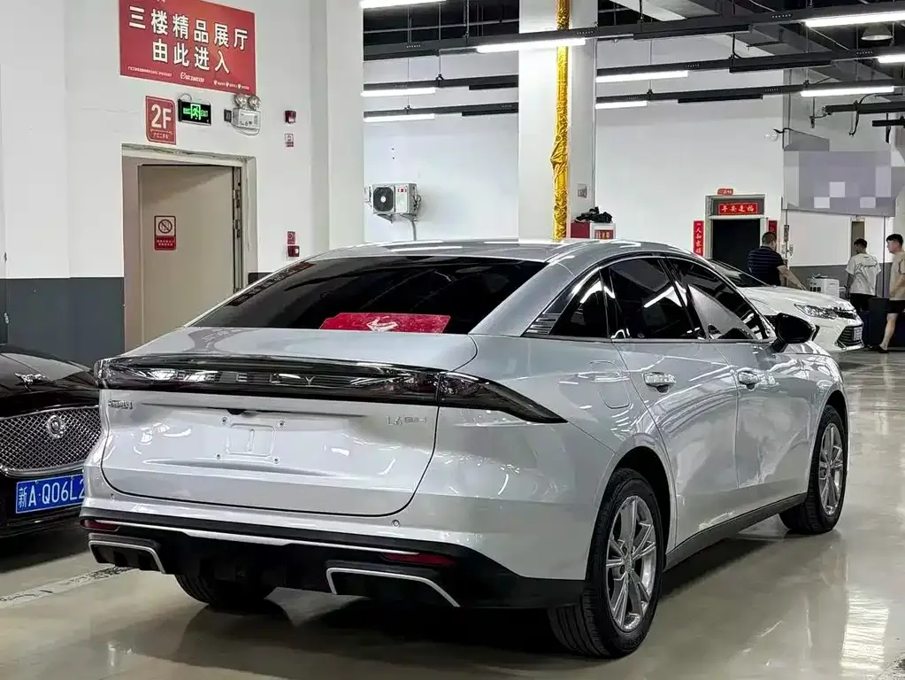 Geely Galaxy L6 — фото 6