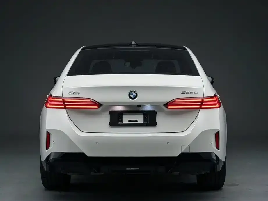 BMW 5 Series — фото 2