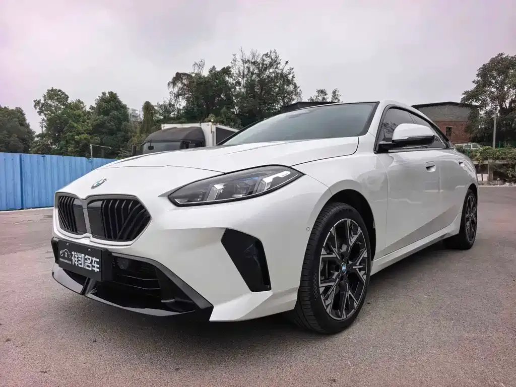 BMW 2 Series 225L M Sport 1