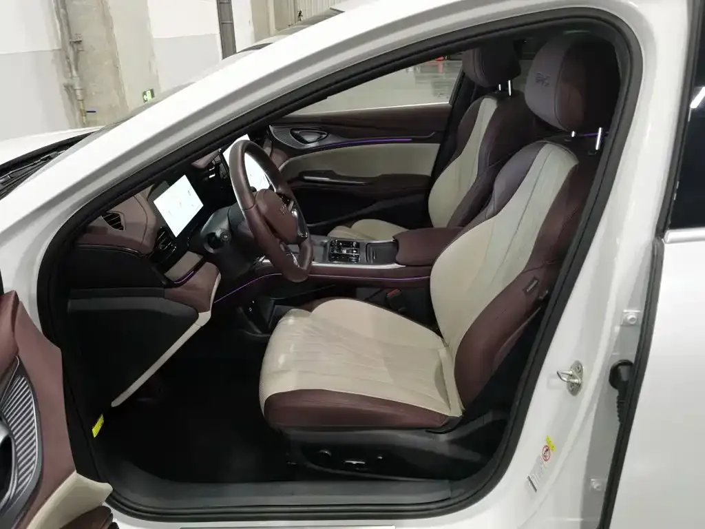 BYD Seal — фото 8