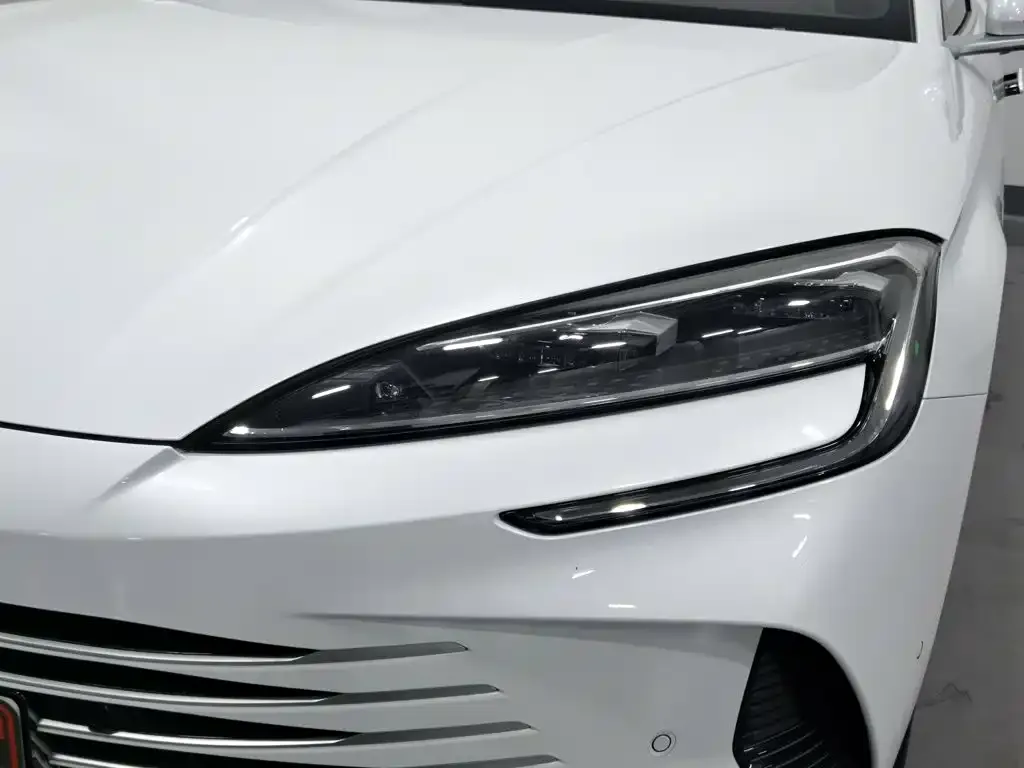 BYD Seal — фото 10