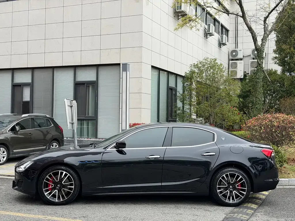 Maserati Ghibli — фото 7