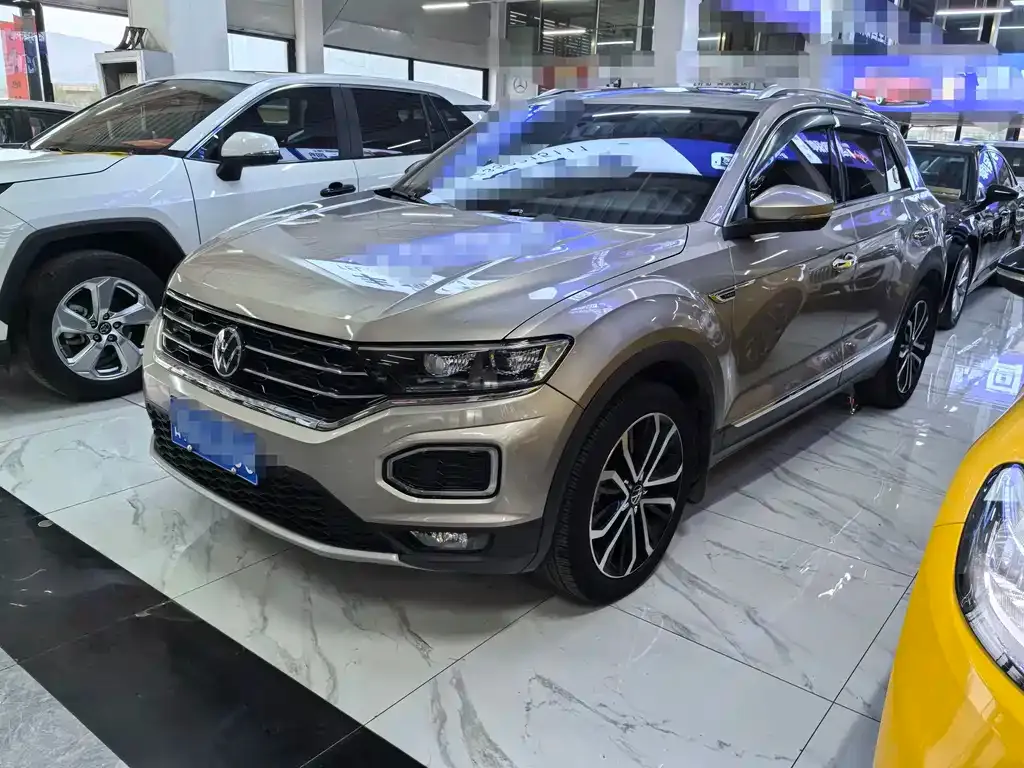 Volkswagen T-Roc — фото 1