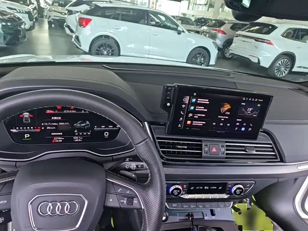 Audi Q5L Sportback — фото 8