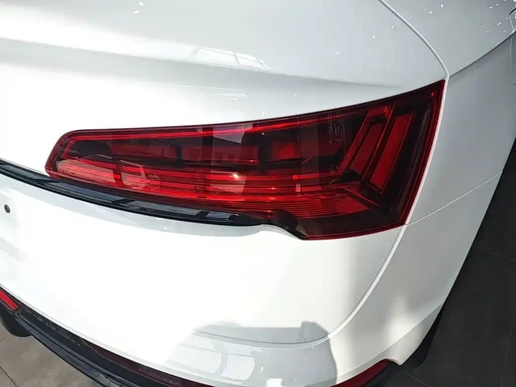 Audi Q5L Sportback — фото 2