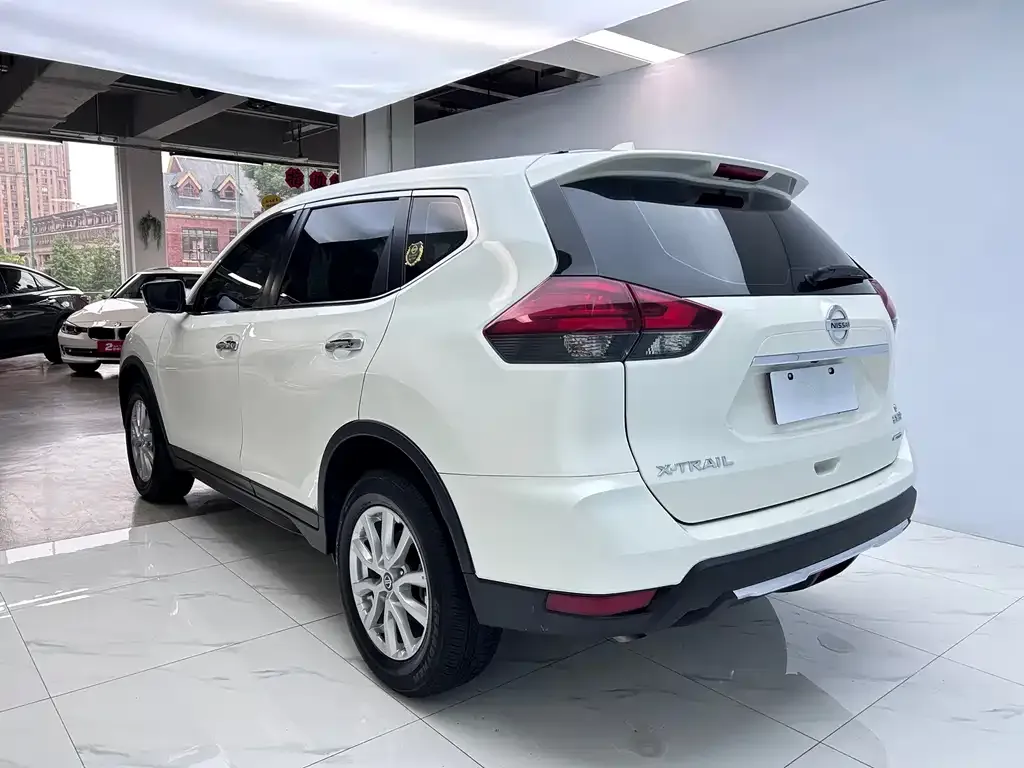 Nissan X-Trail — фото 9