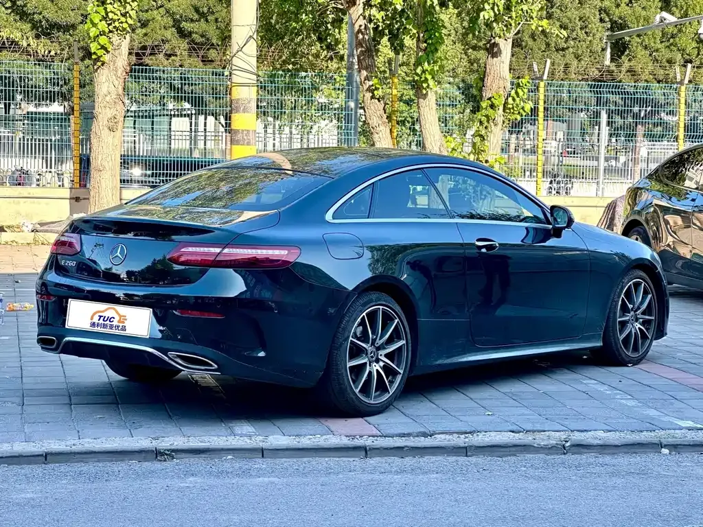 Mercedes-Benz E-Class (Import) — фото 4
