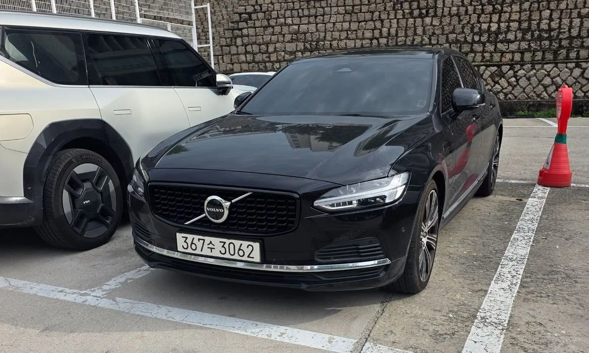 Volvo S90 — фото 1