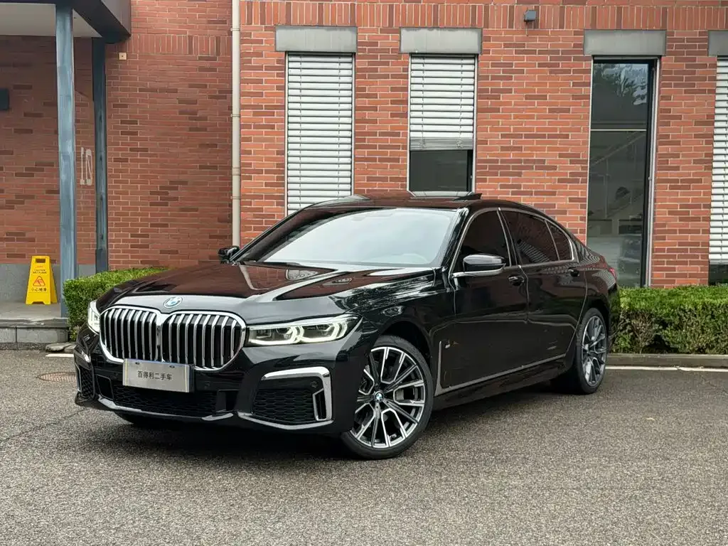 BMW 7 Series — фото 9