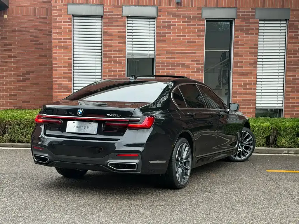 BMW 7 Series — фото 10