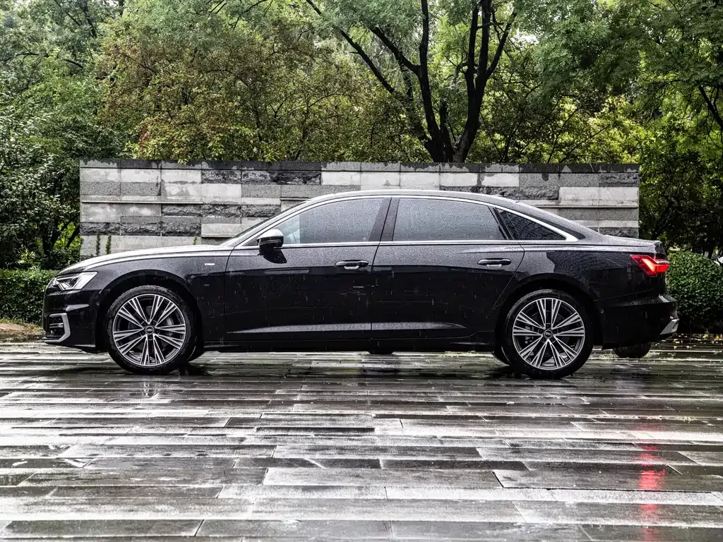 Audi A6L — фото 10