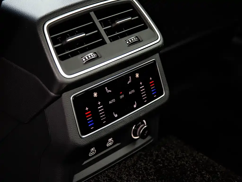 Audi A6L — фото 2