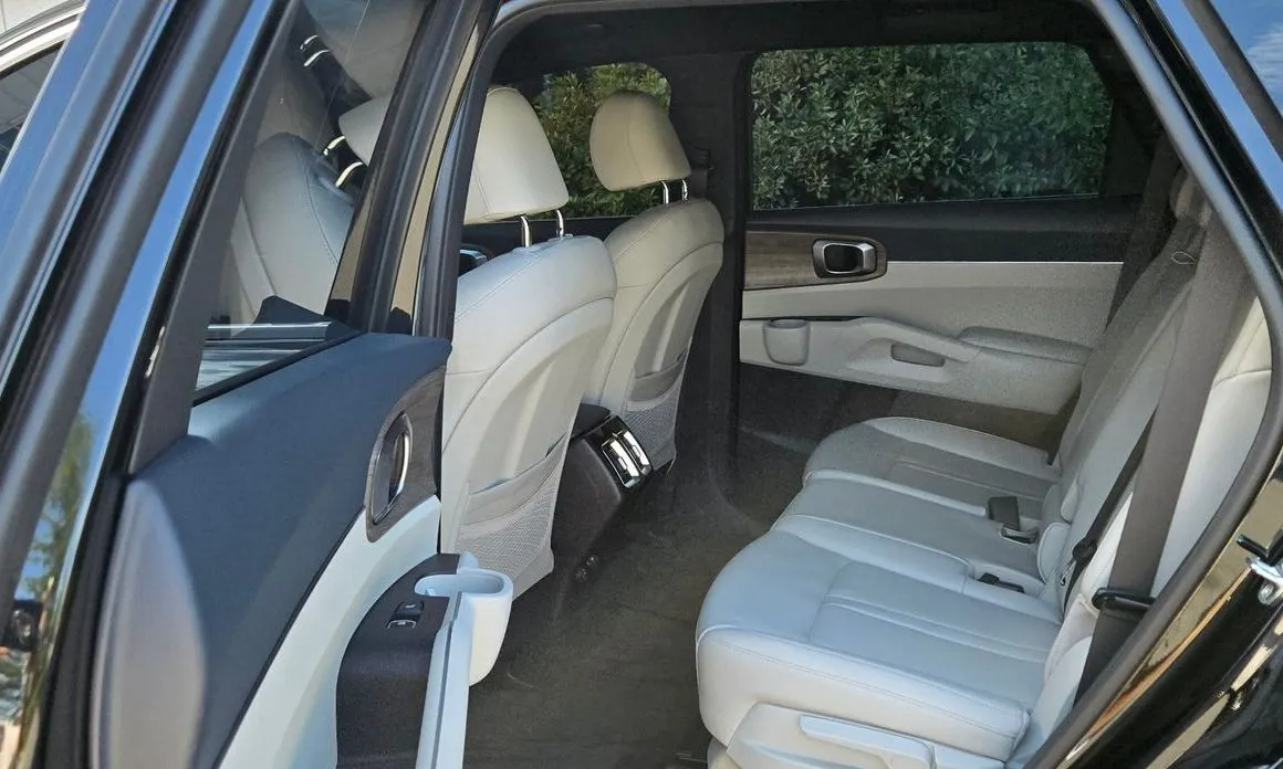 Kia Sorento — фото 9