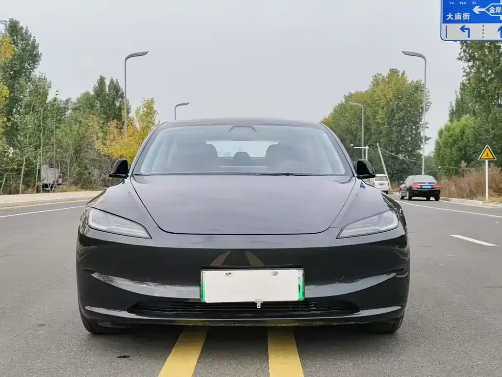Tesla Model 3 — фото 5