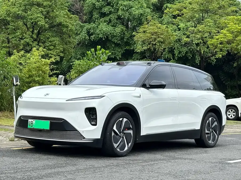NIO ES8 — фото 1