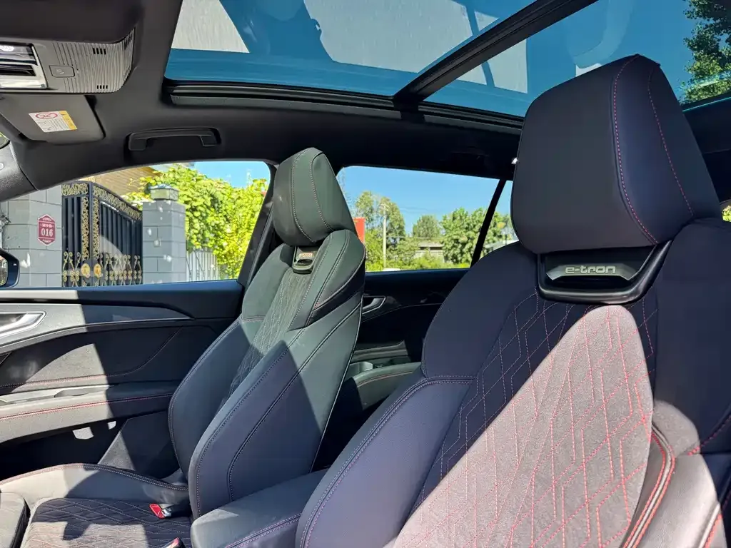 Audi Q5 e-tron — фото 4