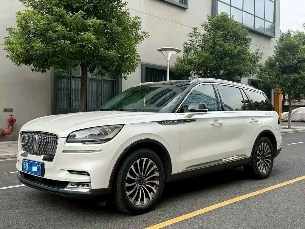 Lincoln Aviator — фото 1