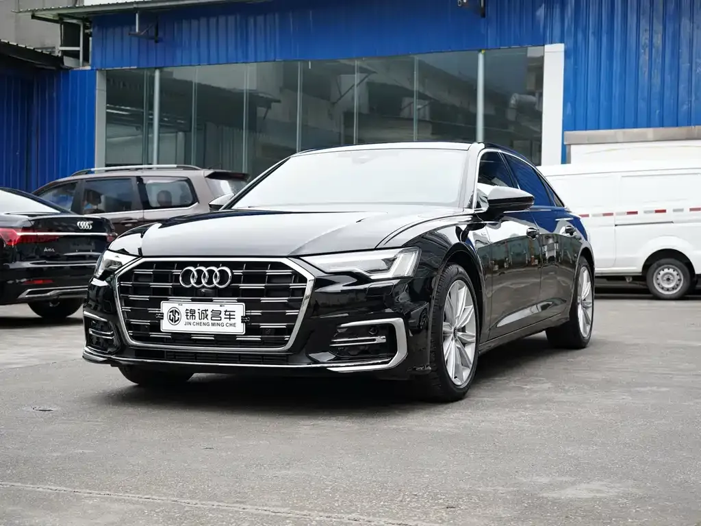 Audi A6L — фото 1