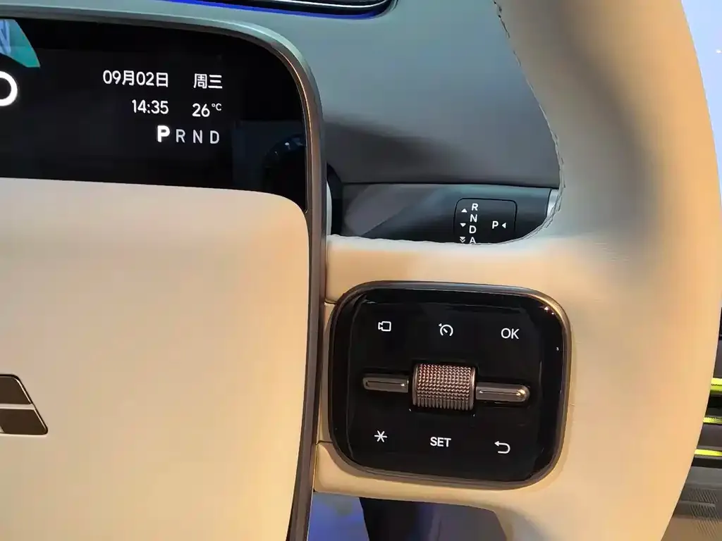 Li Auto Li i6 — фото 3