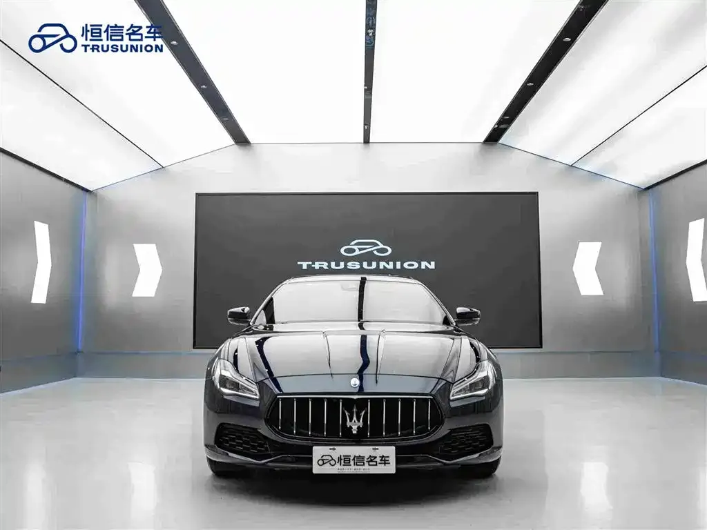 Maserati Quattroporte — фото 9