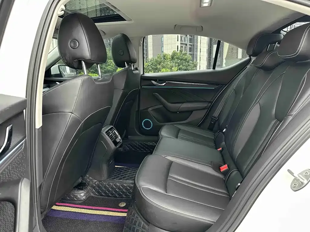 Skoda Octavia — фото 9