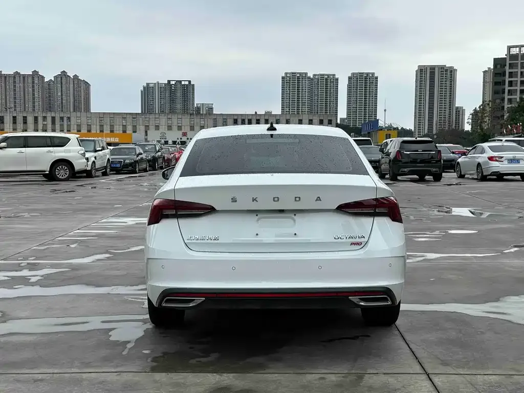 Skoda Octavia — фото 6