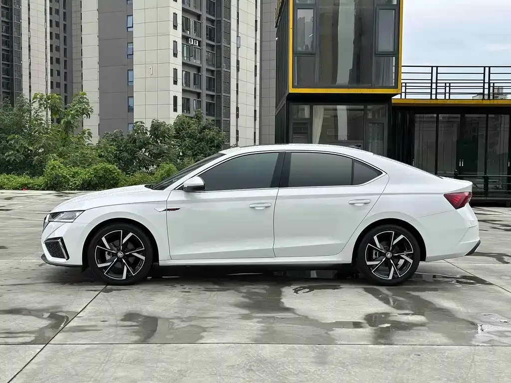 Skoda Octavia — фото 10