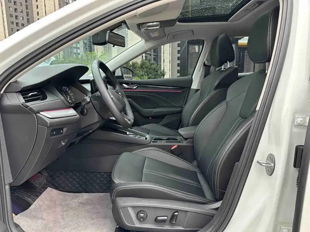 Skoda Octavia — фото 7