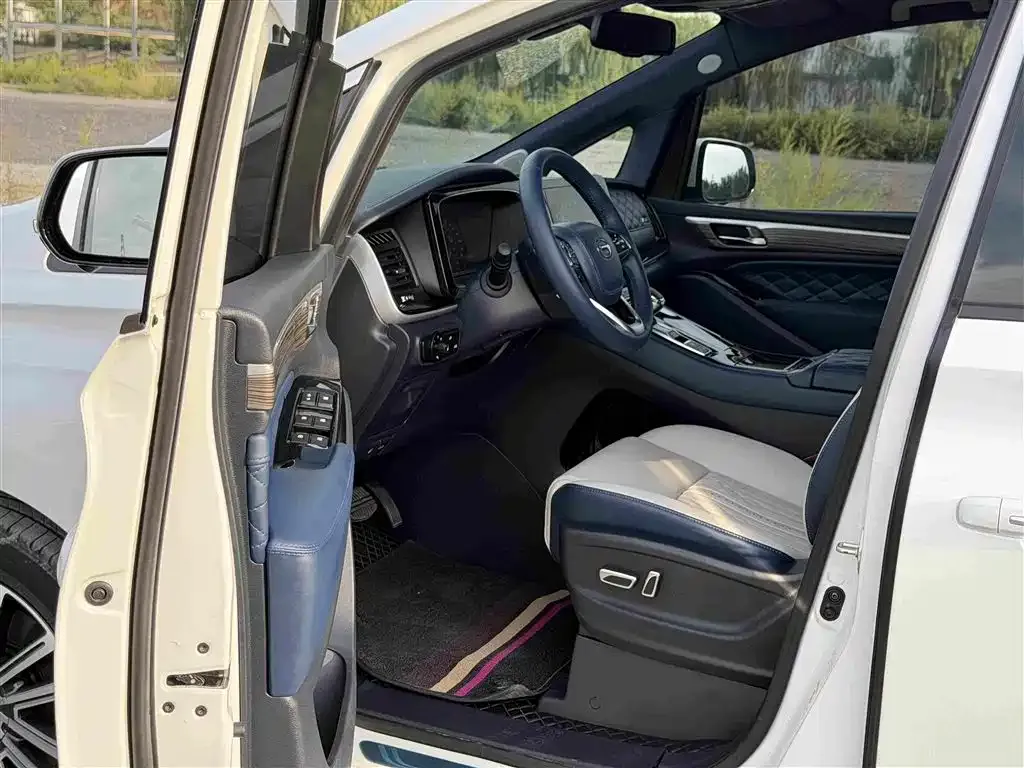 GAC Motor Trumpchi M8 — фото 10