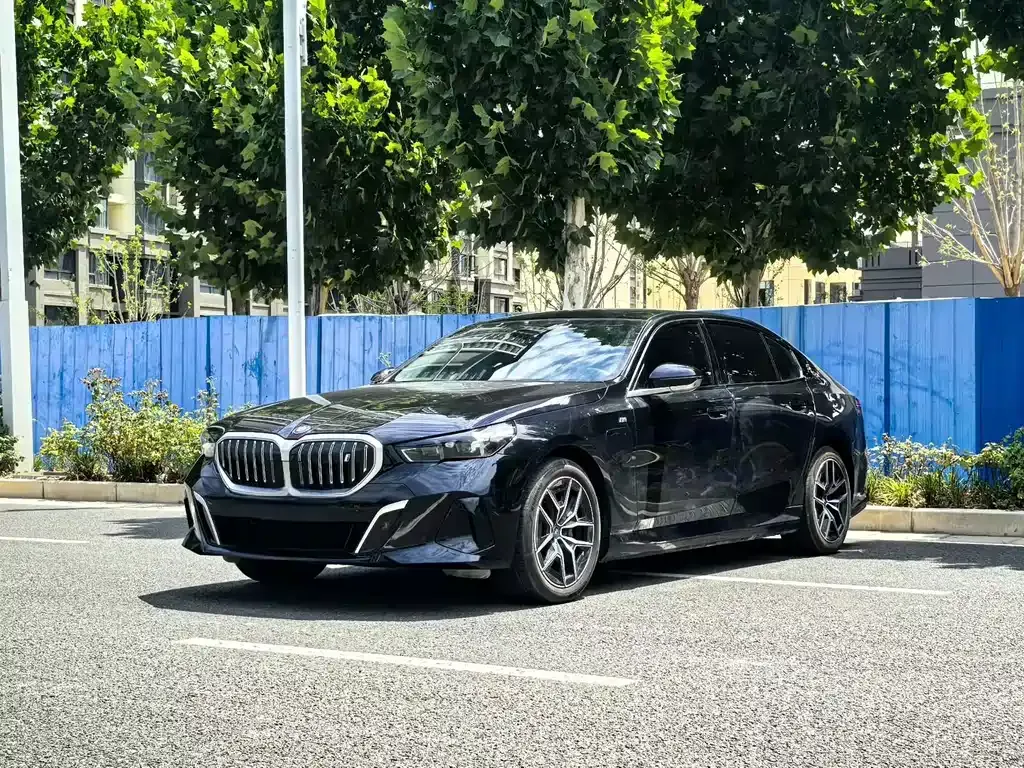 BMW i5 — фото 1