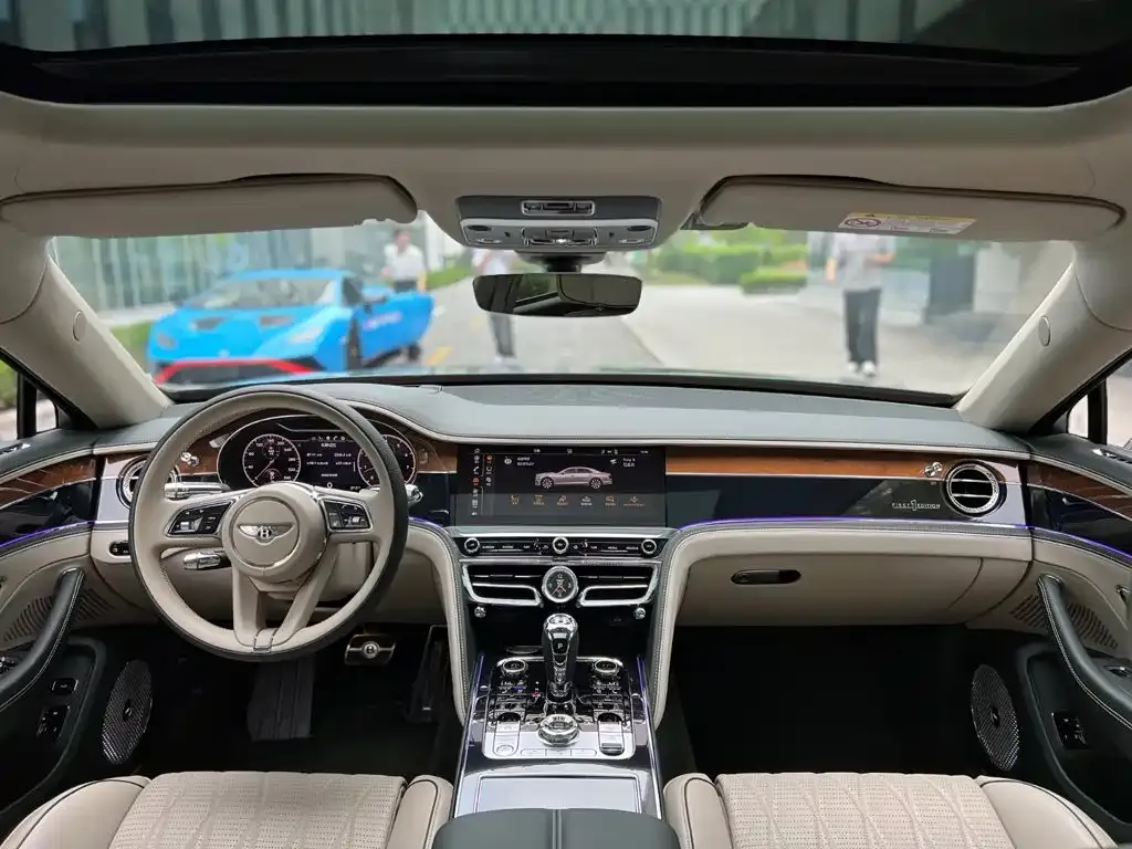 Bentley Flying Spur — фото 2