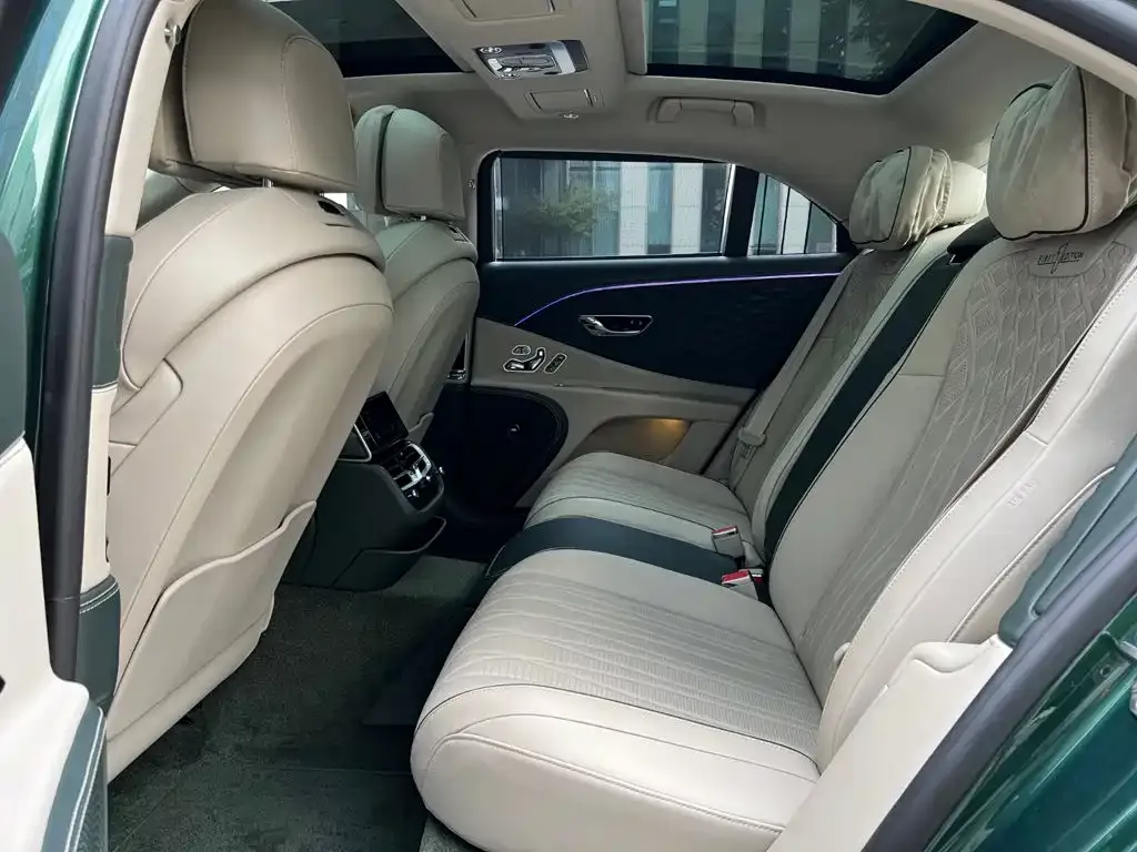 Bentley Flying Spur — фото 3