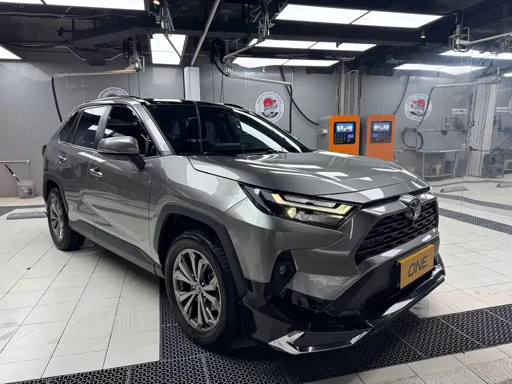 Toyota RAV4 — фото 3