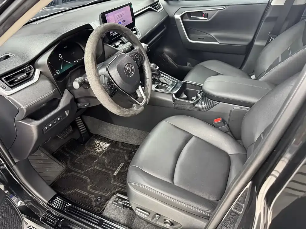 Toyota RAV4 — фото 5