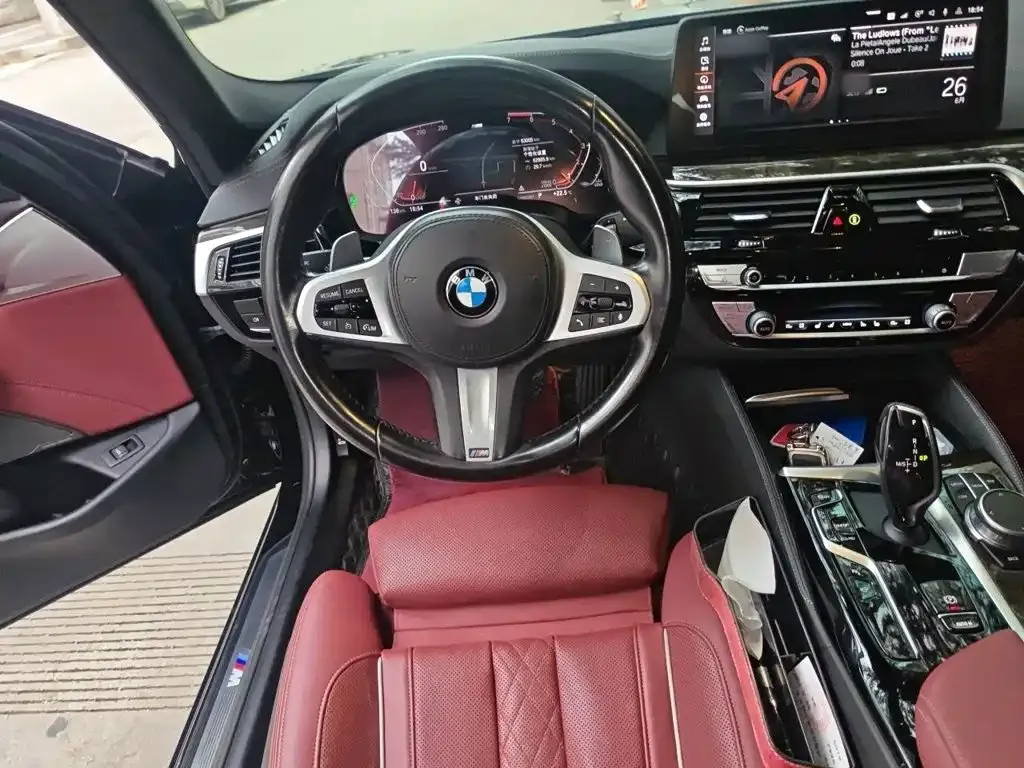 BMW 5 Series — фото 10