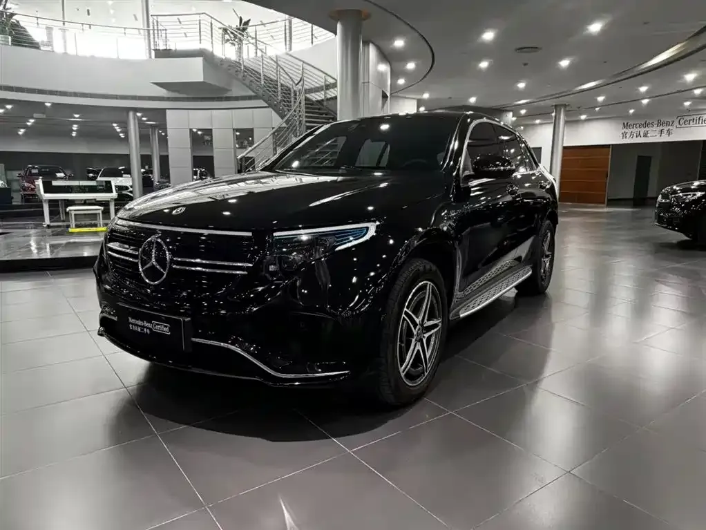 Mercedes-Benz EQC — фото 1