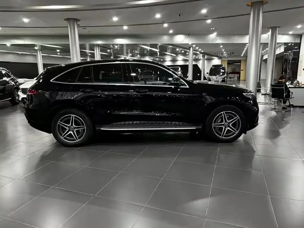 Mercedes-Benz EQC — фото 3