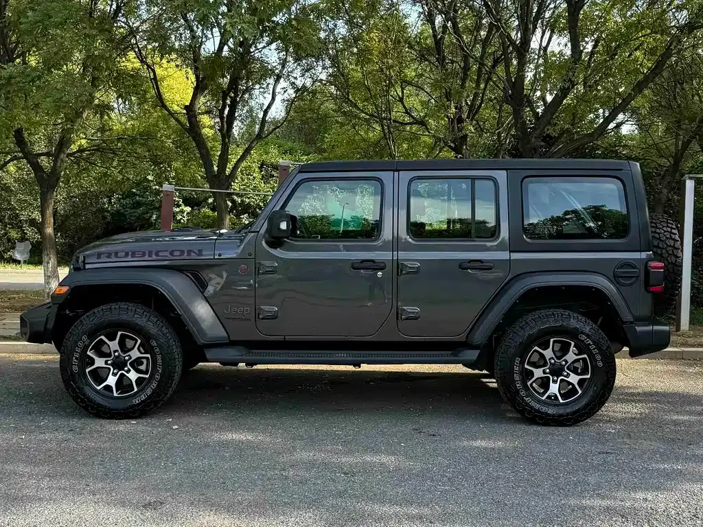 Jeep Wrangler — фото 9