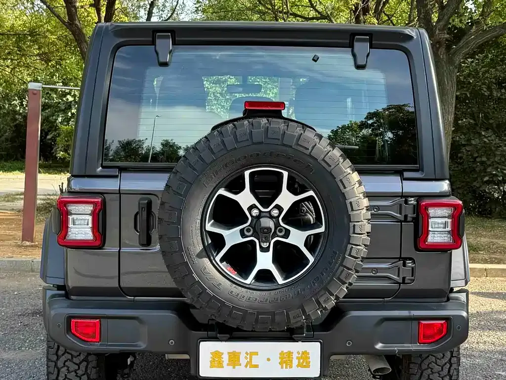 Jeep Wrangler — фото 3