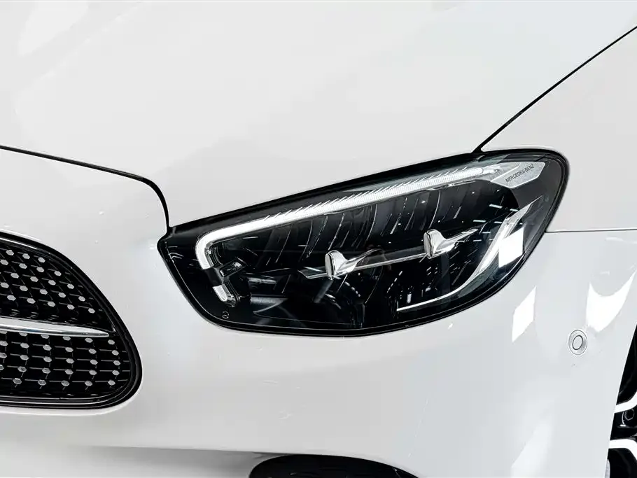 Mercedes-Benz E-Class (Import) — фото 4