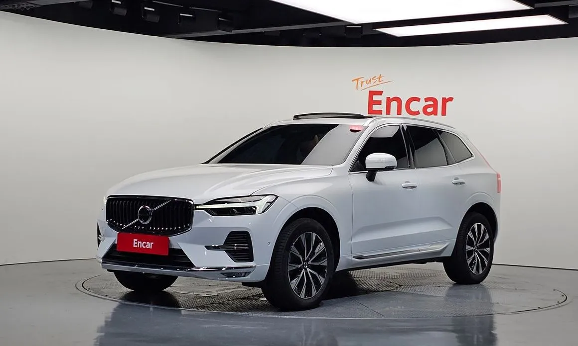Volvo XC60 — фото 1