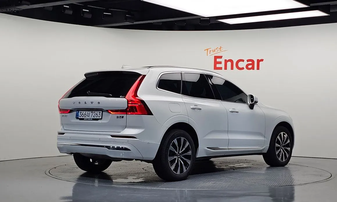 Volvo XC60 — фото 8