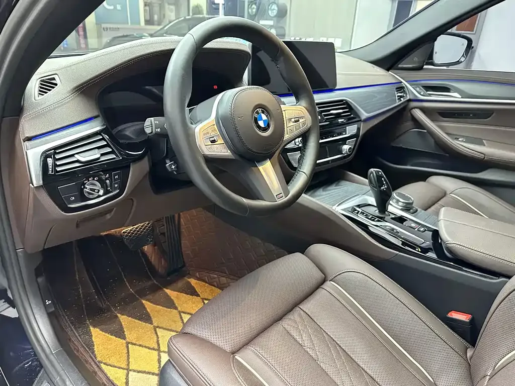 BMW 5 Series — фото 10