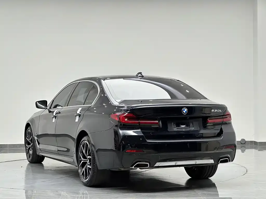 BMW 5 Series — фото 2